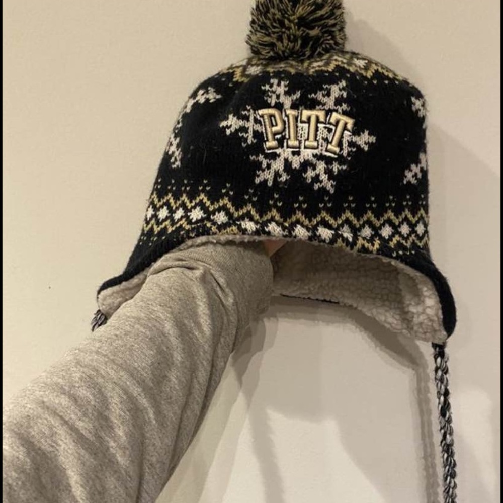Pitt hat
